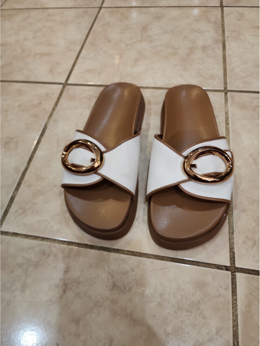 Steve Madden Women's Slip-On Sandals Gold Buckle Size 8 - Picture 2 of 11